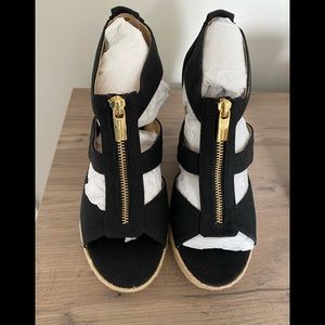 Michael Kors Berkley Wedge, Size 7.5, Color: Black